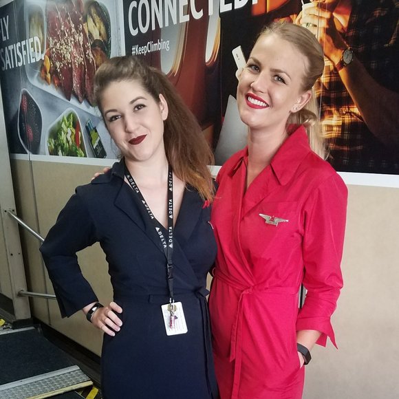 Meet your Poshers, Jennifer & Kera - Picture 2 of 5